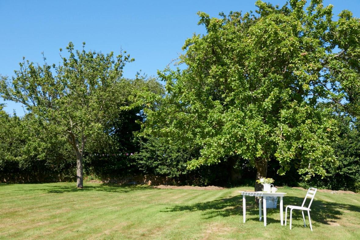 Hotel Manoir Des Petites Bretonnes Saint-Quay-Perros Zimmer foto